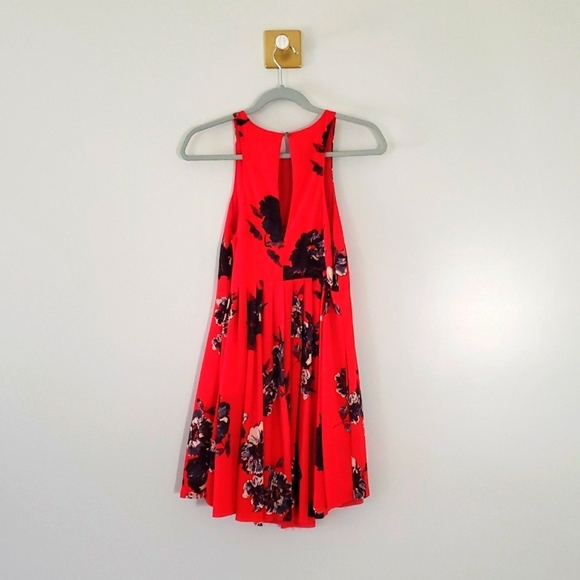 Free People Flutterby Dress 0 Red Floral Halter Fit And Flare Pockets Raw Hem - Picture 11 of 16